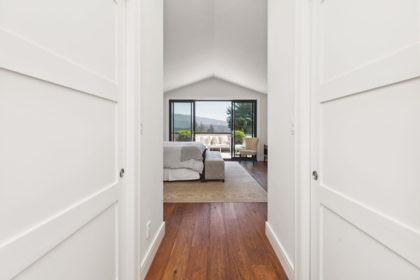 Powder Room Photo of 939 Friar Crescent, North Vancouver, BC
