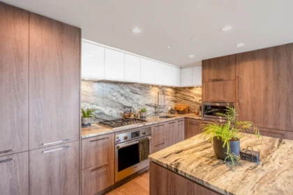 Kitchen Island Photo of 1702 680 Seylynn Crescent, North Vancouver, BC