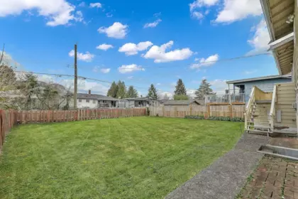 Garden / Landscaping Photo of 11050 Swan Crescent, Surrey, BC