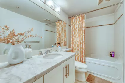 Mudroom Photo of 501 1189 Melville Street, Vancouver, BC