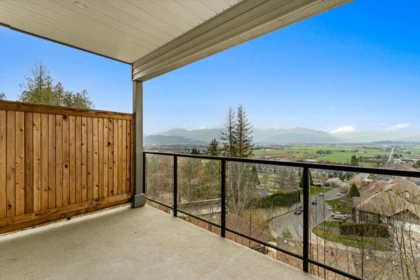 Hallway Photo of 3 47203 Vista Place, Chilliwack, BC