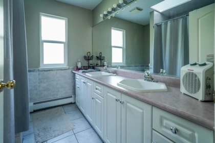 Powder Room Photo of 35683 Timberlane Drive, Abbotsford, BC
