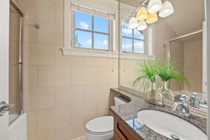 Entry Foyer Photo of 6616 Wiltshire Street, Vancouver, BC
