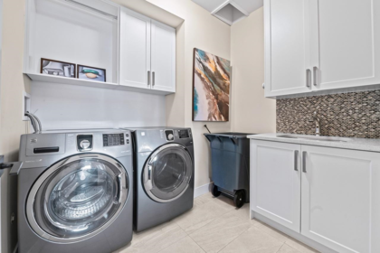 Guest Bathroom Photo of 839 W 20th Street, North Vancouver, BC