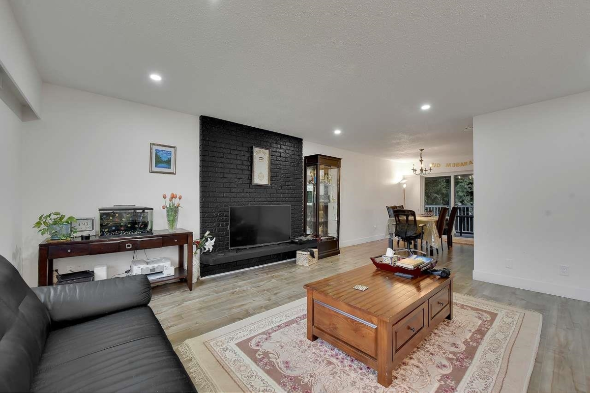 Dining Area Photo of 11140 Partridge Crescent, Surrey, BC
