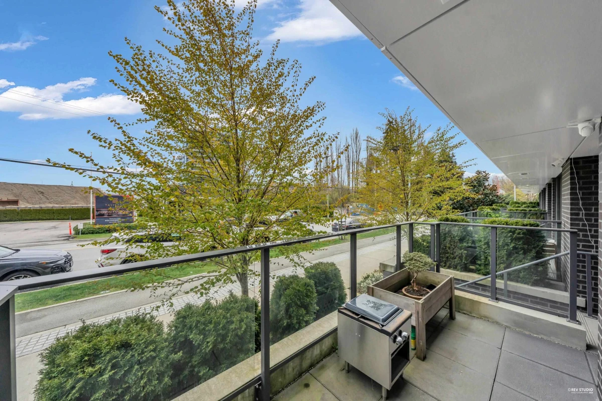 Living Room Photo of 5 3699 Sexsmith Road, Richmond, BC