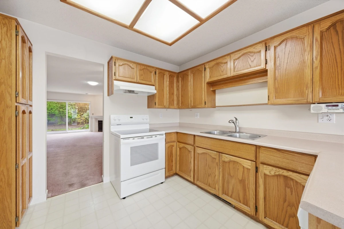 Dining Area Photo of 25 32615 Murray Avenue, Abbotsford, BC