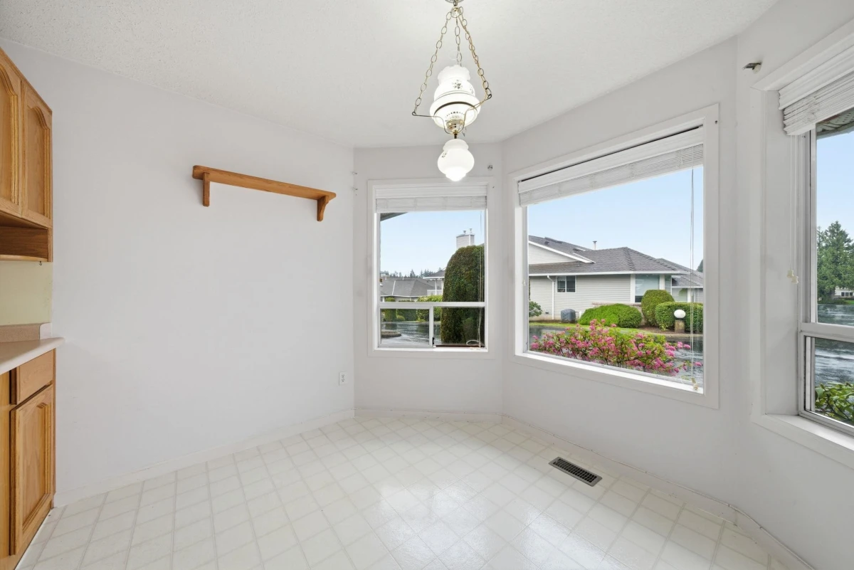 Family Room Photo of 25 32615 Murray Avenue, Abbotsford, BC