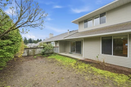 Swimming Pool Photo of 25 32615 Murray Avenue, Abbotsford, BC