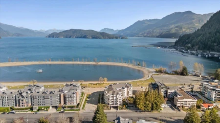 Outdoor Patio Photo of 302 410 Esplanade Avenue, Harrison Hot Springs, BC