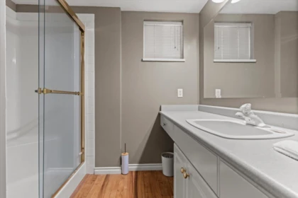 Powder Room Photo of 302 410 Esplanade Avenue, Harrison Hot Springs, BC
