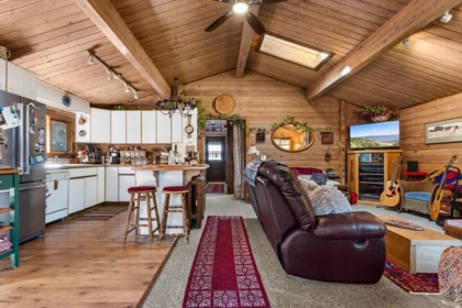 Breakfast Nook Photo of 640 Maple Falls Road, Columbia Valley, BC