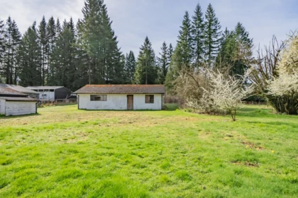 Hot Tub / Spa Photo of 23566 52 Avenue, Langley, BC