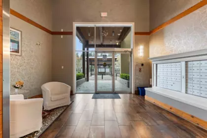 Entry Foyer Photo of 415 45389 Chehalis Drive, Chilliwack, BC
