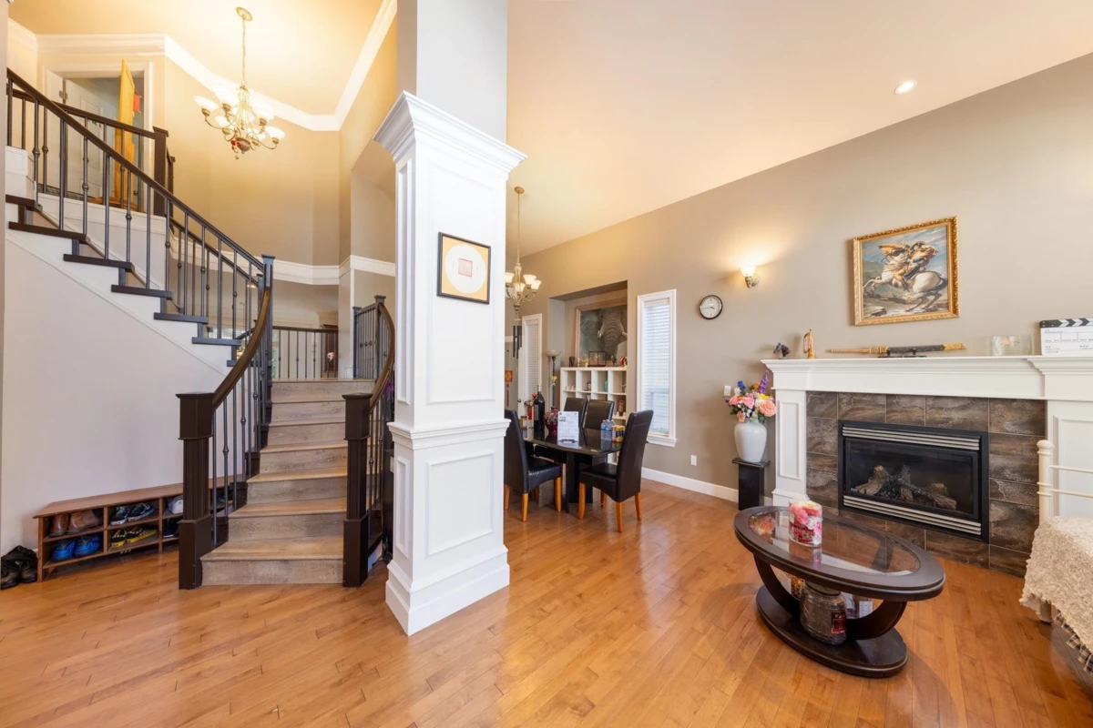 Dining Area Photo of 9 3502 150a Street, Surrey, BC