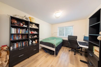 Bedroom 4 Photo of 9 3502 150a Street, Surrey, BC