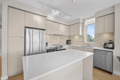 604 8761 University Crescent, Burnaby, BC, Burnaby — Apartment/Condo for sale