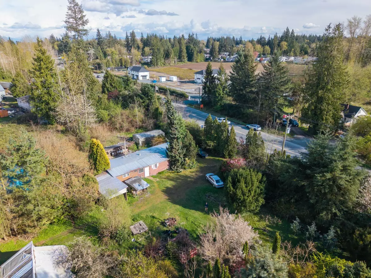 Family Room Photo of 24183 Fraser Highway, Langley, BC