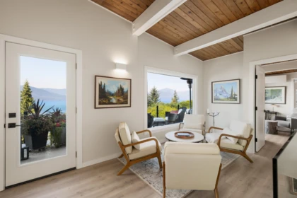 Breakfast Nook Photo of 195 Kelvin Grove Way, Lions Bay, BC