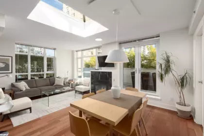 Breakfast Nook Photo of PH803 988 Richards Street, Vancouver, BC