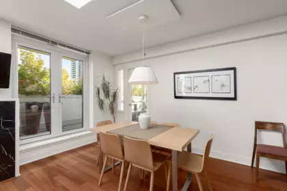 Kitchen Island Photo of PH803 988 Richards Street, Vancouver, BC