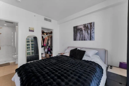 Bedroom 4 Photo of 805 15165 Thrift Avenue, Surrey, BC
