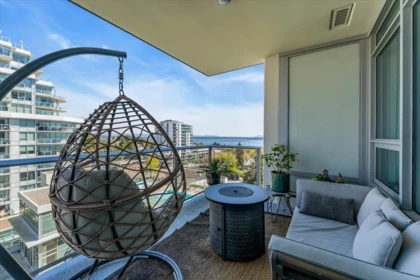 Breakfast Nook Photo of 805 15165 Thrift Avenue, Surrey, BC