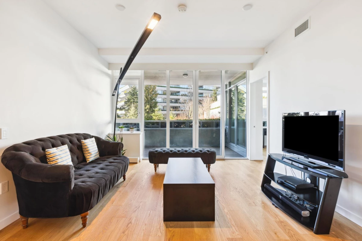 Living Room Photo of 204 788 Arthur Erickson Place, West Vancouver, BC