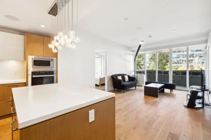 Kitchen Photo of 204 788 Arthur Erickson Place, West Vancouver, BC
