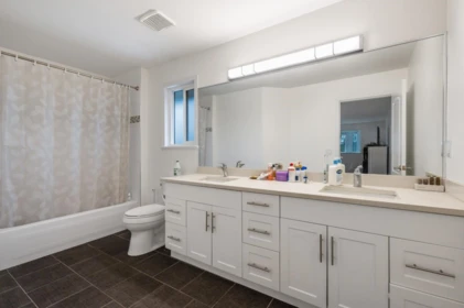 Powder Room Photo of 15476 110 Avenue, Surrey, BC