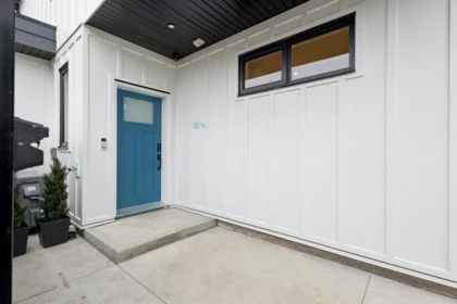 Front Yard Photo of 2 3639 E 46th Avenue, Vancouver, BC