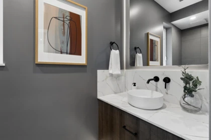 Guest Bathroom Photo of 2 3639 E 46th Avenue, Vancouver, BC