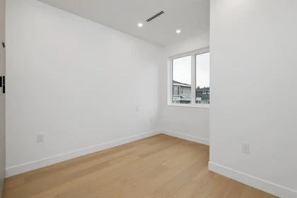 Hallway Photo of 2 3639 E 46th Avenue, Vancouver, BC