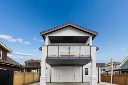 Hot Tub / Spa Photo of 2 3639 E 46th Avenue, Vancouver, BC