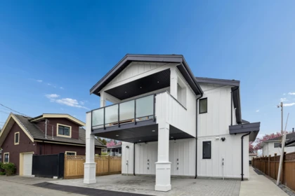 Swimming Pool Photo of 2 3639 E 46th Avenue, Vancouver, BC