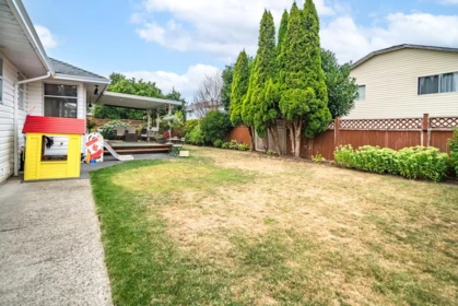 Front Yard Photo of 22987 123b Avenue, Maple Ridge, BC