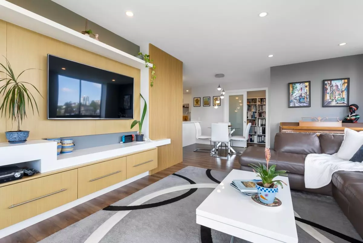 Family Room Photo of 1402 121 Tenth Street, New Westminster, BC