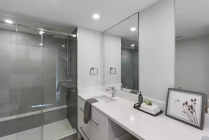 Powder Room Photo of 1402 121 Tenth Street, New Westminster, BC