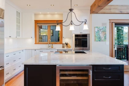 401 Skyline Drive, Gibsons, BC, Gibsons — Single Family Residence for sale