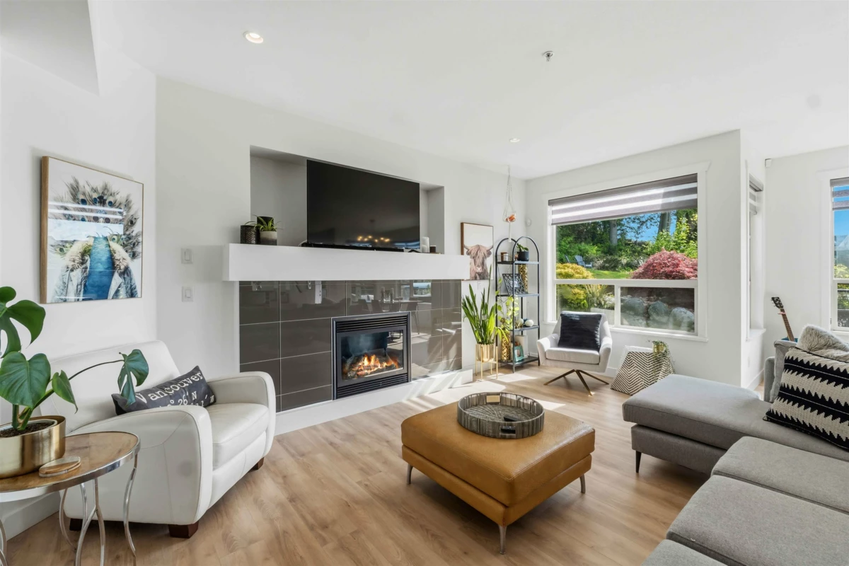 Family Room Photo of 10639 249 Street, Maple Ridge, BC