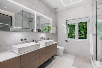 Entry Foyer Photo of 107 323 Jervis Street, Vancouver, BC