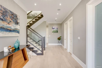 Hallway Photo of 15482 Pacific Avenue, White Rock, BC