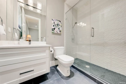 Hot Tub / Spa Photo of 15482 Pacific Avenue, White Rock, BC