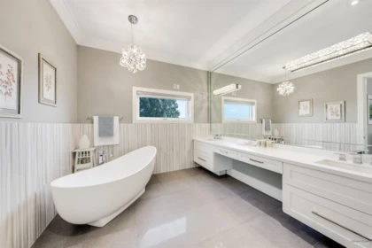 Laundry Room Photo of 15482 Pacific Avenue, White Rock, BC