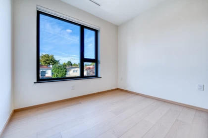 Office / Den Photo of 2 968 E 55th Avenue, Vancouver, BC