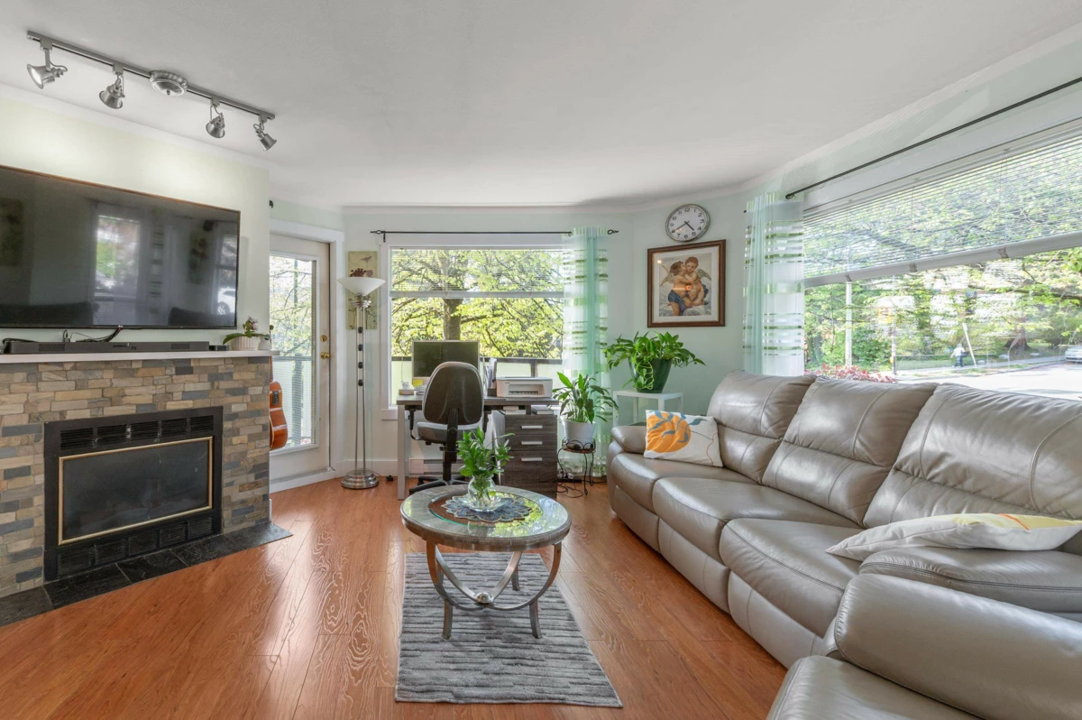 Living Room Photo of 201 175 W 4th Street, North Vancouver, BC