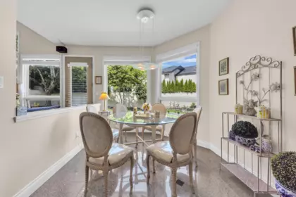 Entry Foyer Photo of 7591 Tweedsmuir Avenue, Richmond, BC