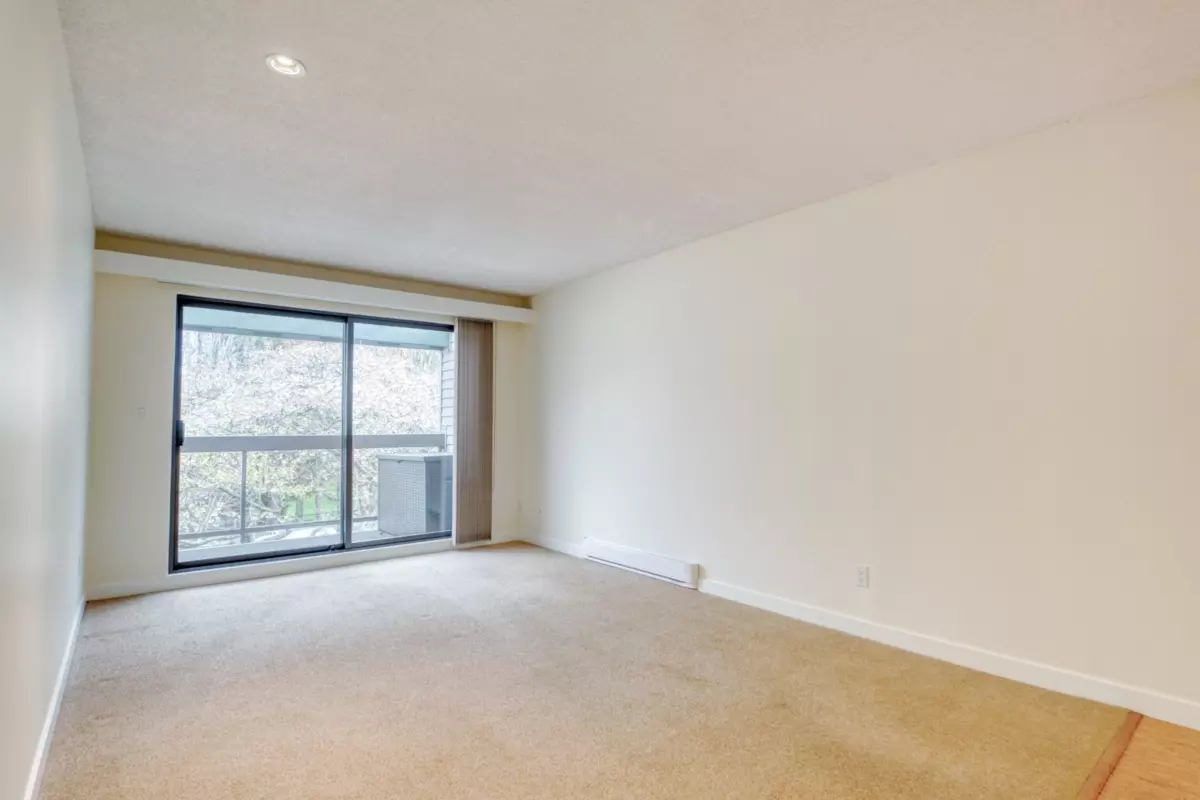Living Room Photo of 309 1422 E 3rd Avenue, Vancouver, BC