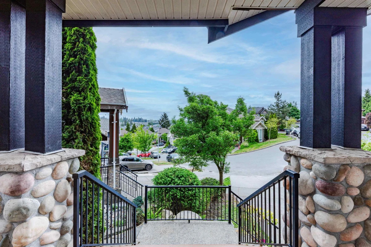 Living Room Photo of 14650 61a Avenue, Surrey, BC