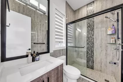 Entry Foyer Photo of 14922 62a Avenue, Surrey, BC